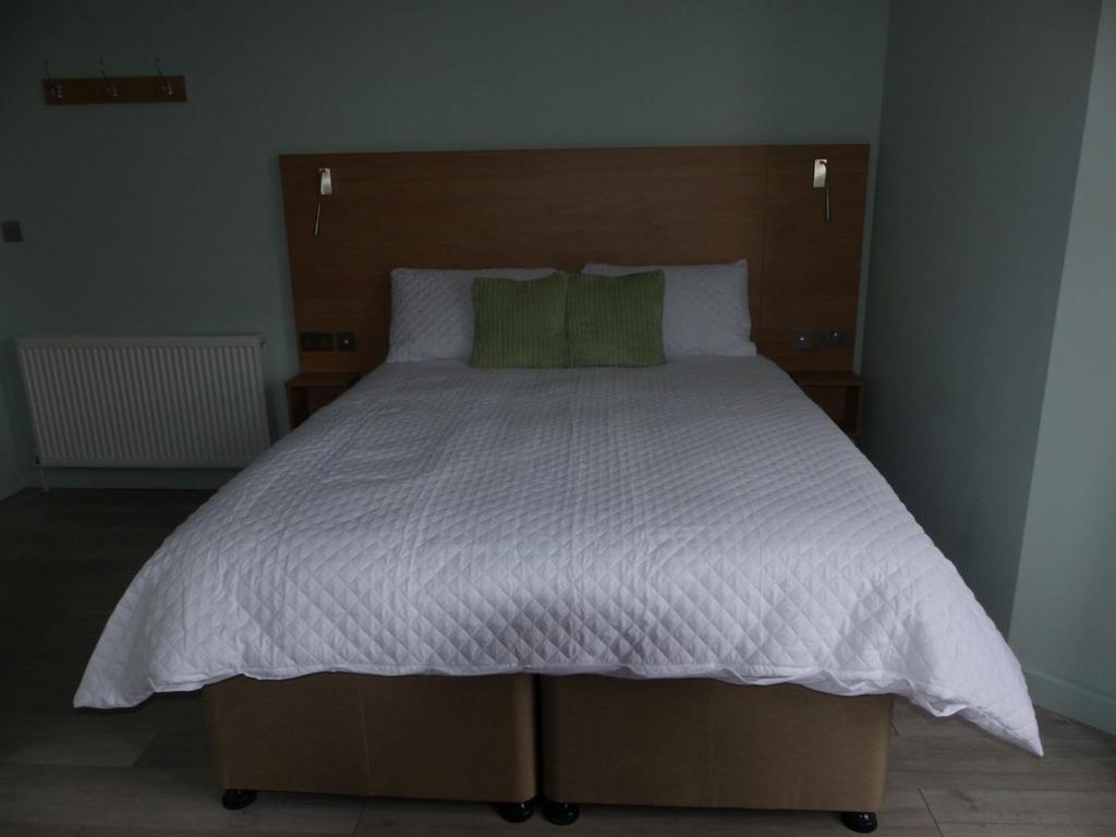 Hamilton Court Hotel Hoole Честер Экстерьер фото