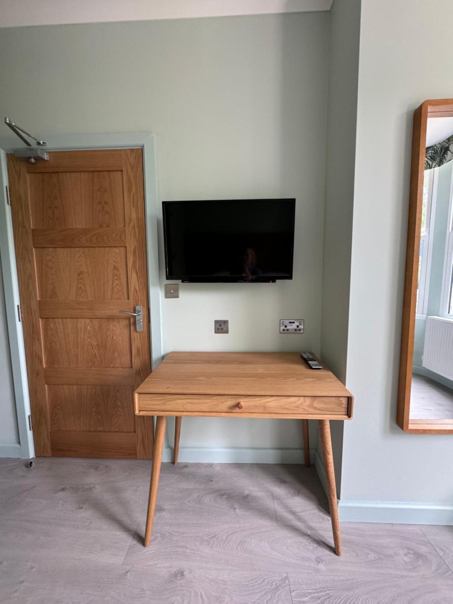 Hamilton Court Hotel Hoole Честер Экстерьер фото