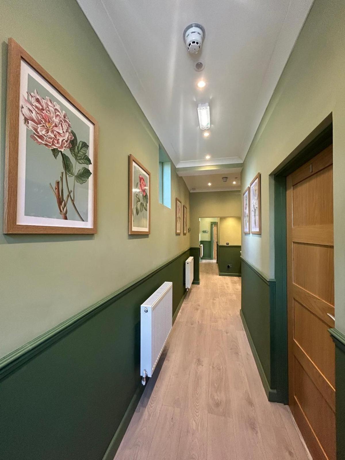 Hamilton Court Hotel Hoole Честер Экстерьер фото