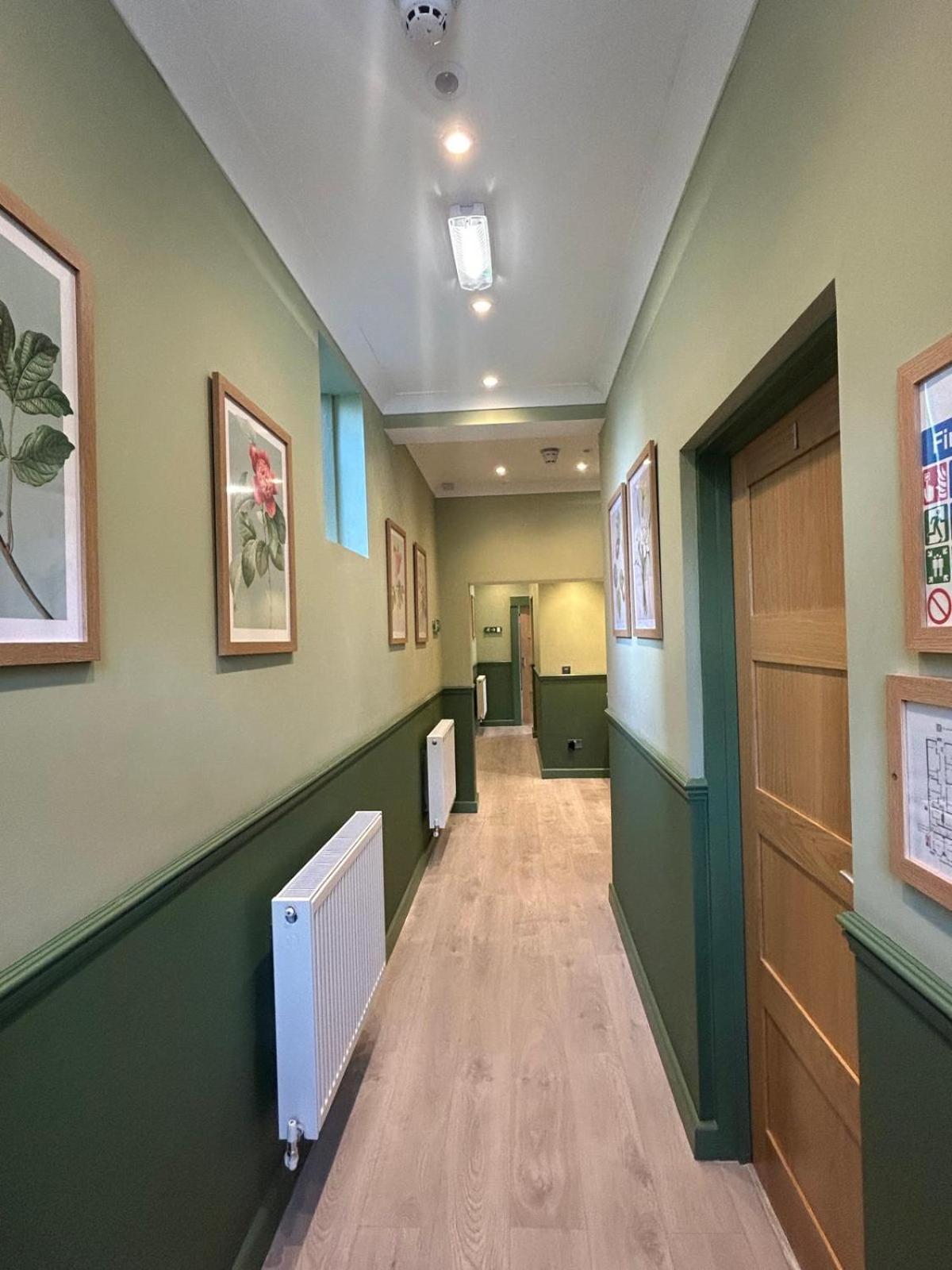 Hamilton Court Hotel Hoole Честер Экстерьер фото